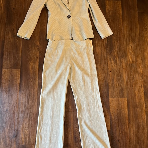 Woman Aura pant suit - Picture 2 of 12